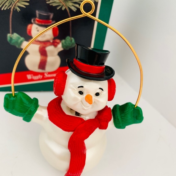 1989 Hallmark Ornament Wiggly Snowman 
Hallmark Keepsake Ornament - Picture 5 of 9